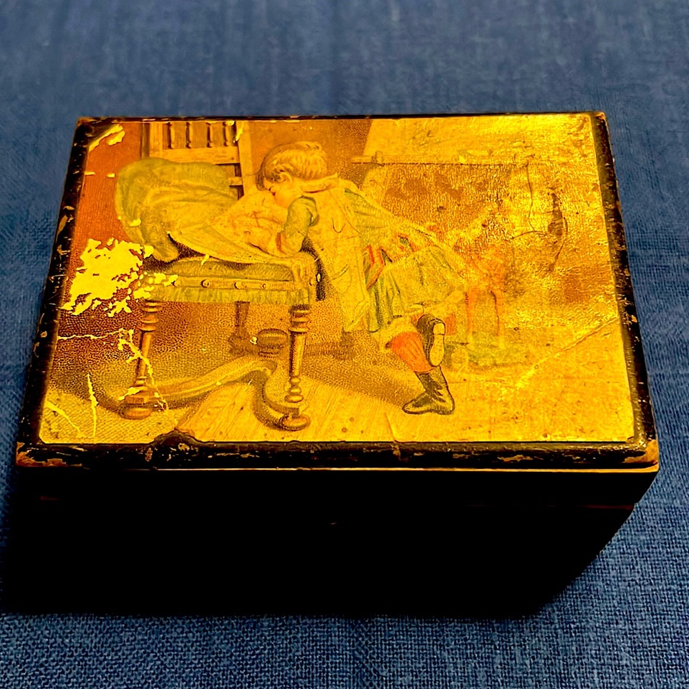 Vintage Cotton Box for spools of thread